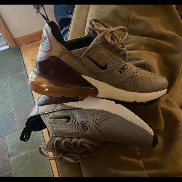 Nike AirMax 270 - Picture 7 of 7